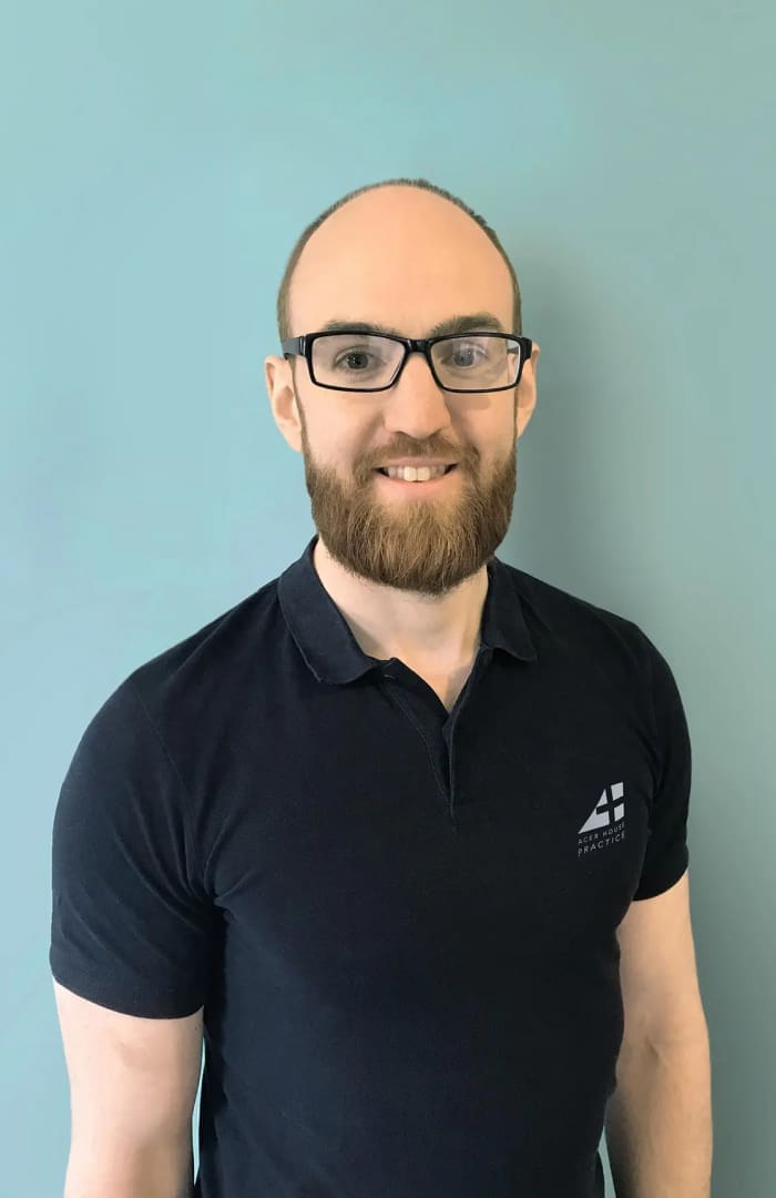 Jonathan Cairns - img 1 Specialist Chiropractor Jonathan Cairns specialises in the diagnosis and treatment of shoulder and spine injuries. Chiropractic treatment in Sevenoaks, Kent.